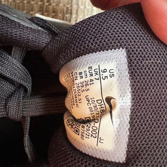 Air Max women’s size 9.5 - Picture 8 of 8